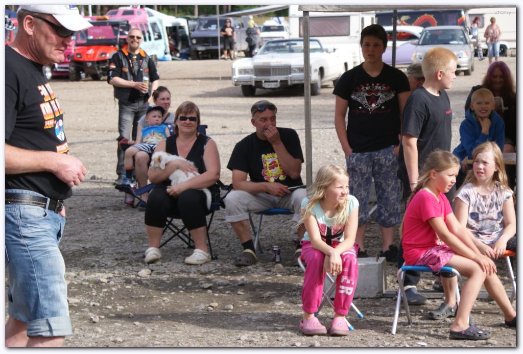 1000x668 pixels (135K)