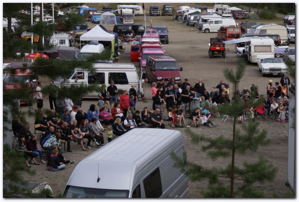 1000x668 pixels (130K)