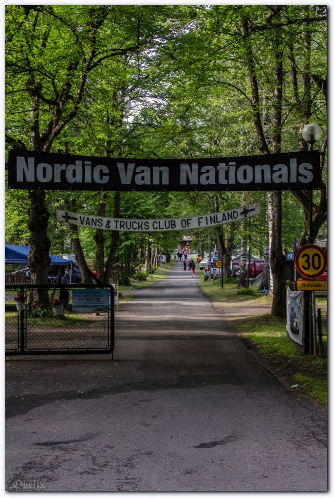 662x999 pixels (169K)